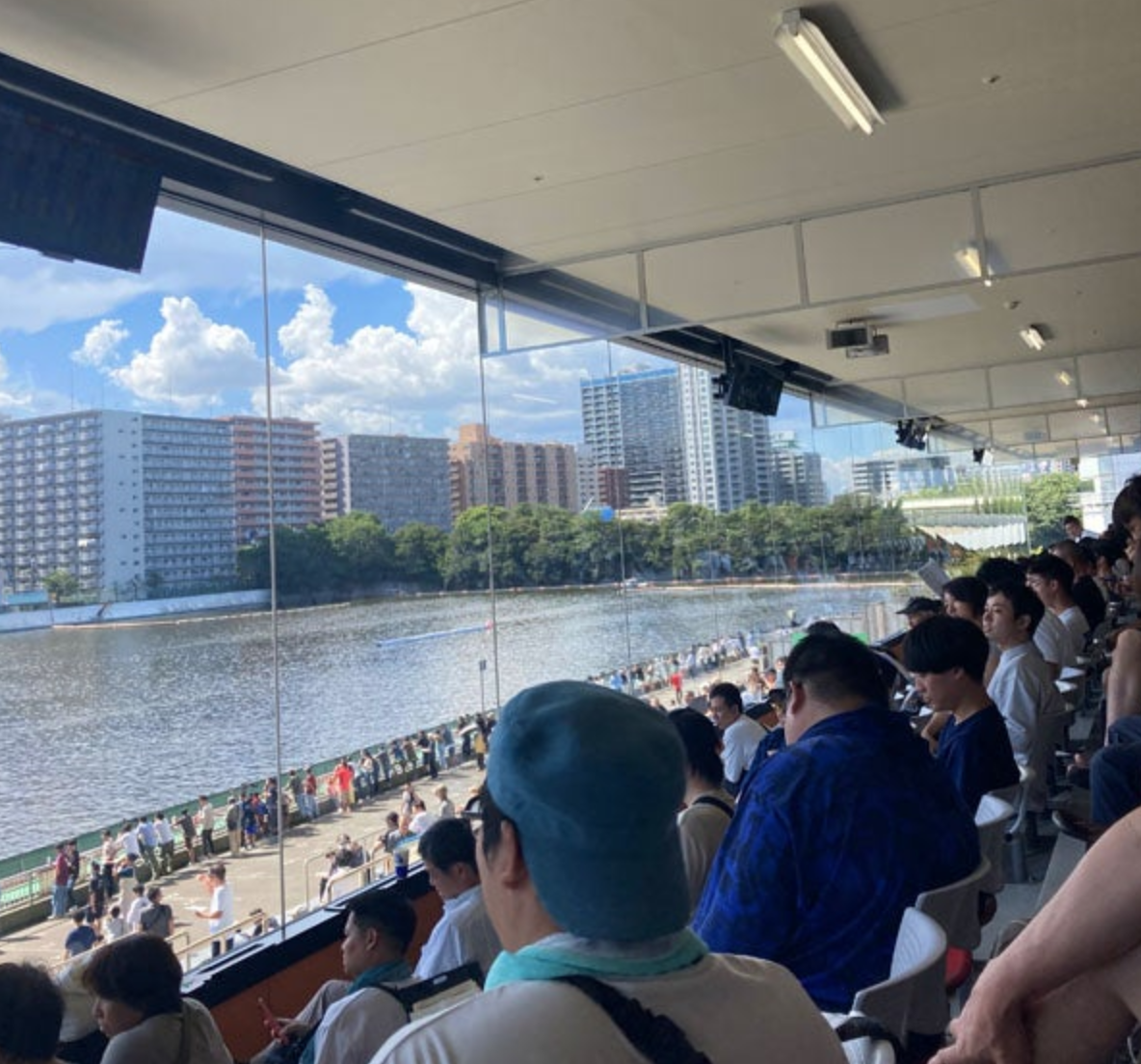 Fried Horse Mackerel, Cold Beer, and Boat Races @ Heiwajima Keirin Stadium