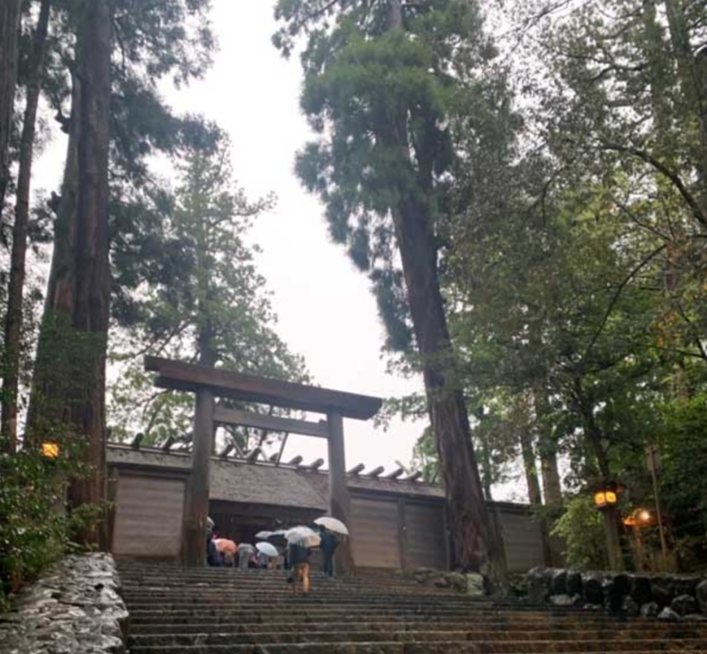 A casual standing sake bar — Haku-Taka Miyake Shoten in Ise, Mie (near Ise Grand Shrine)